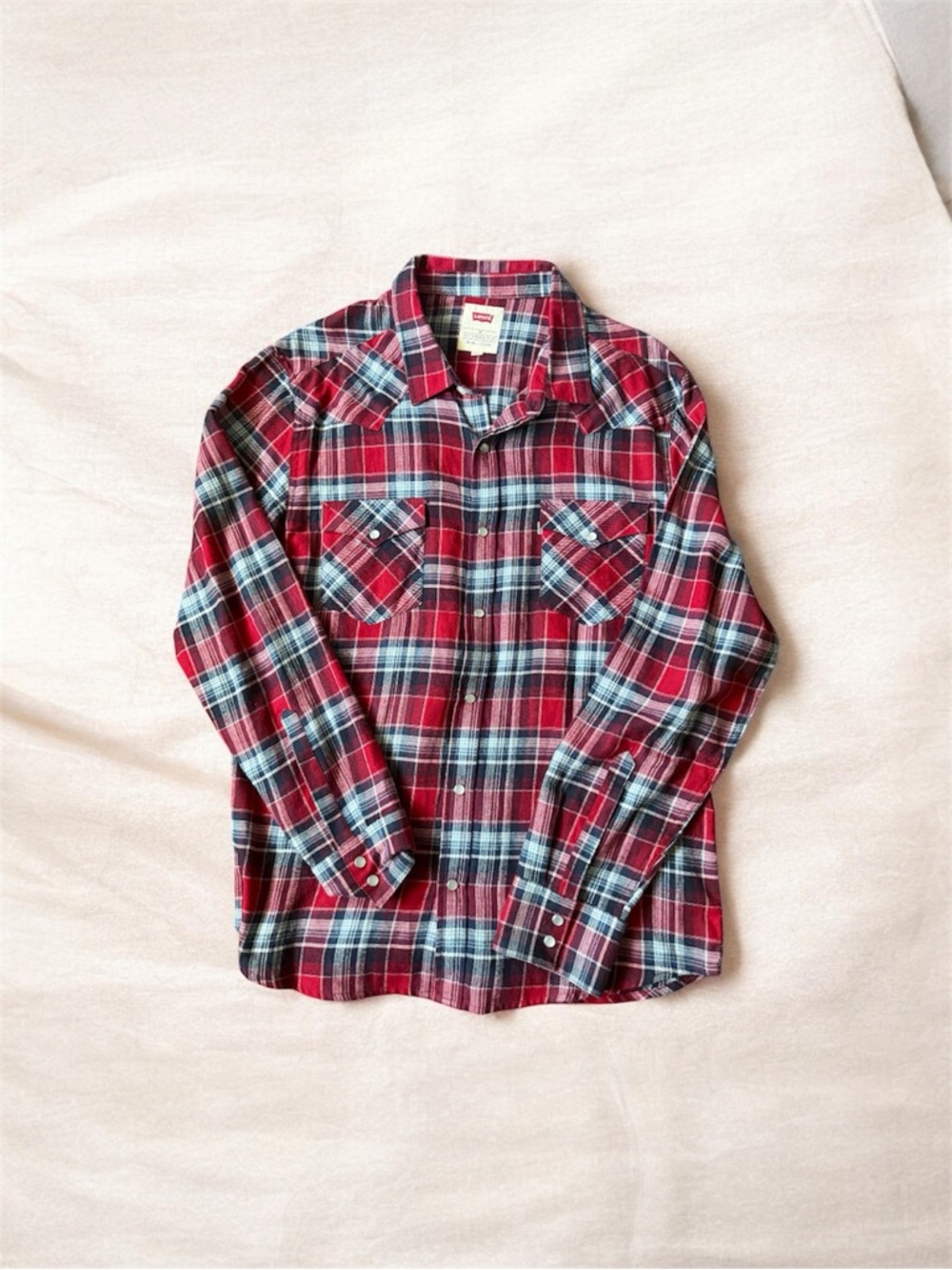 LEVI’S Men's Red Plaid Button-Up Shirt - Classic Long Sleeve - Picture 2 of 4